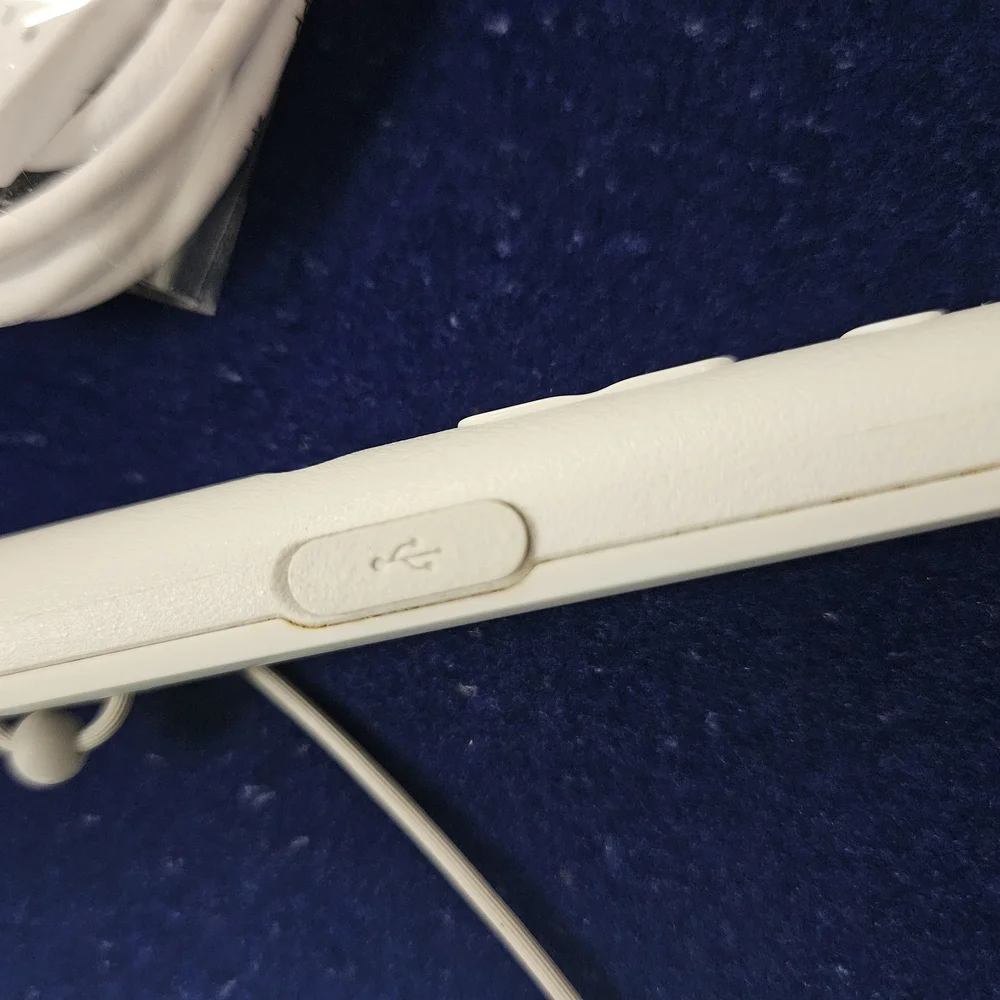 Sony White Wireless Headset with Adjustable Fit